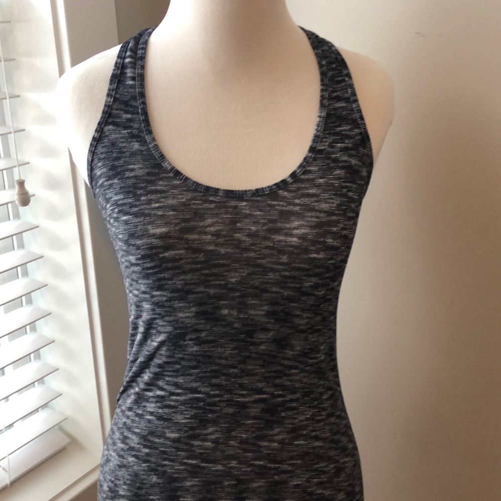 COPY - LuLulemon workout 🏋️‍♀️ tank!